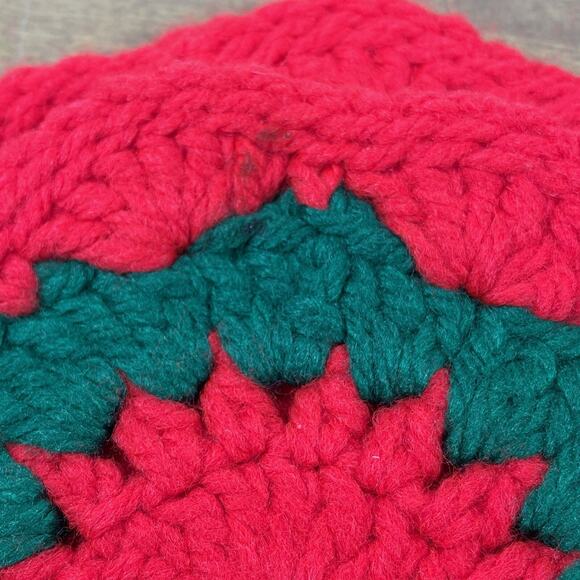 Hand Crocheted Doilies Hand Made Christmas Flowers Red Green Hot Pads Set Of 6 - Picture 6 of 9